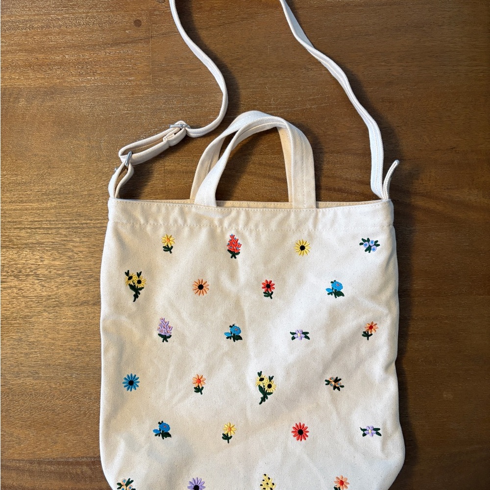 BAGGU Canvas Tote with Floral Embroidery